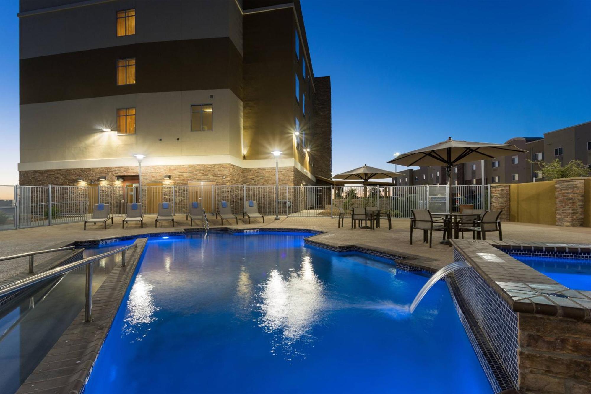 Fairfield Inn & Suites By Marriott Форт Стоктън Екстериор снимка