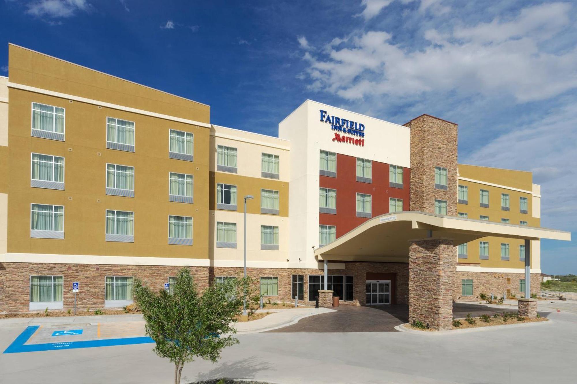Fairfield Inn & Suites By Marriott Форт Стоктън Екстериор снимка